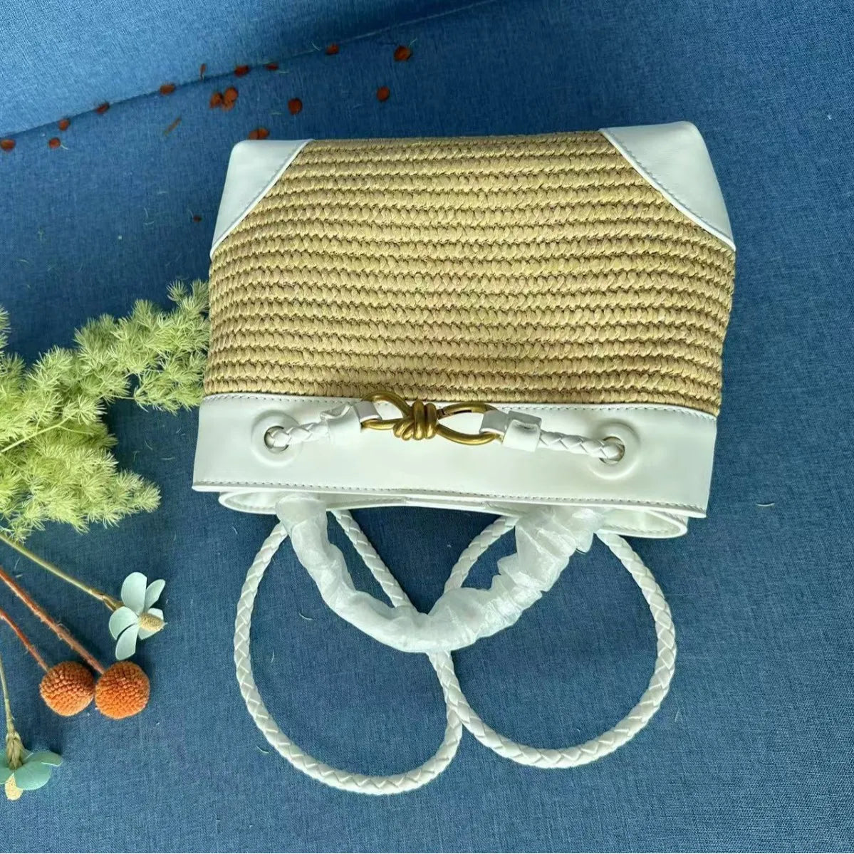 Sac à main en paille française – élégance naturelle 2025