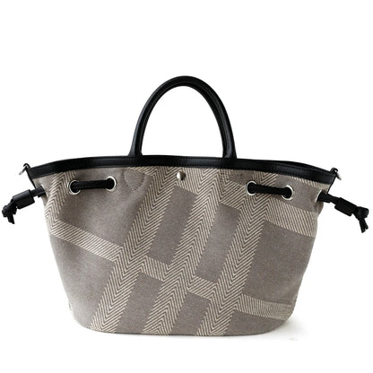 Sac seau en cuir et en toile – élégance décontractée 2025