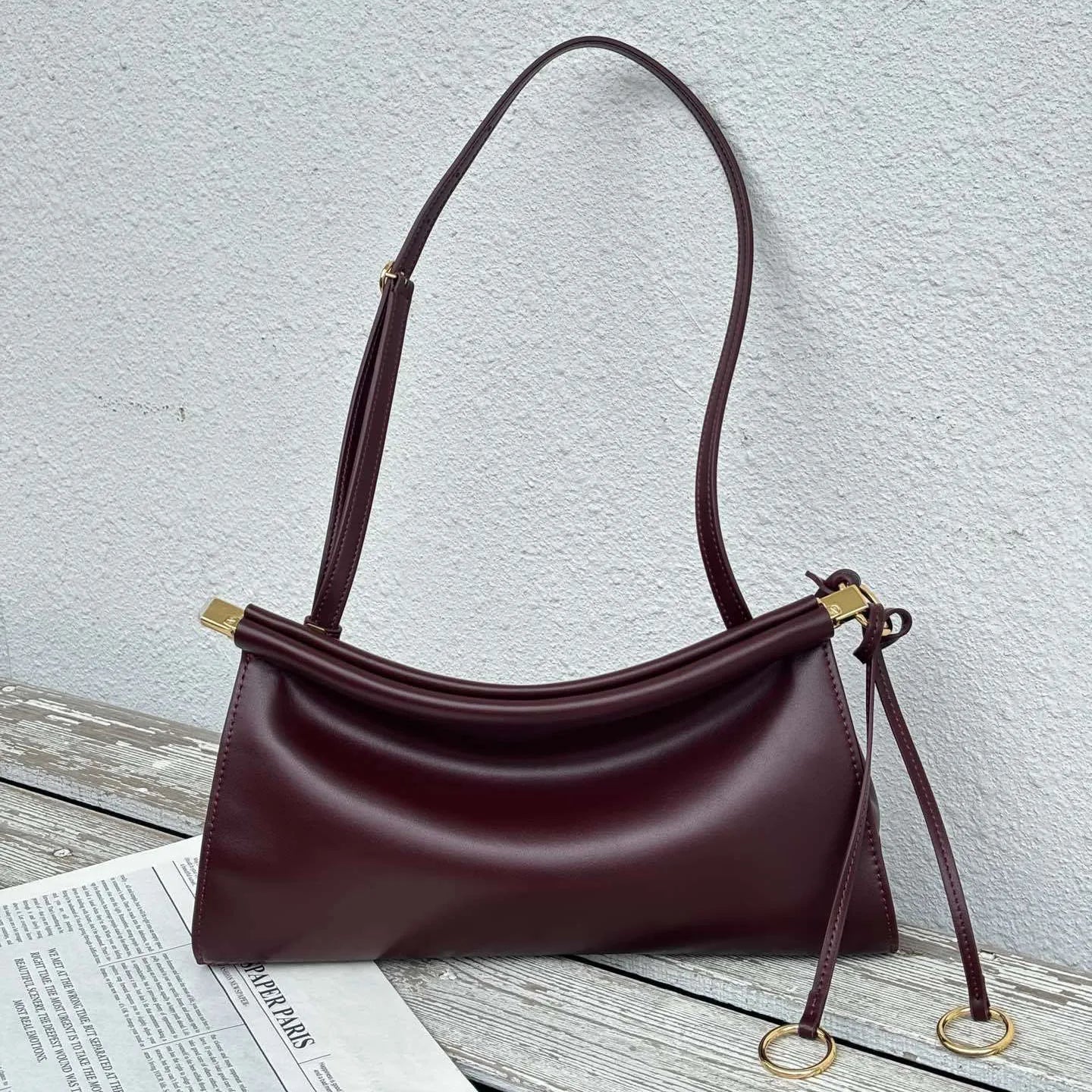 Sac à Main à Clip en Cuir Véritable – Style Vintage Personnalisé 2025