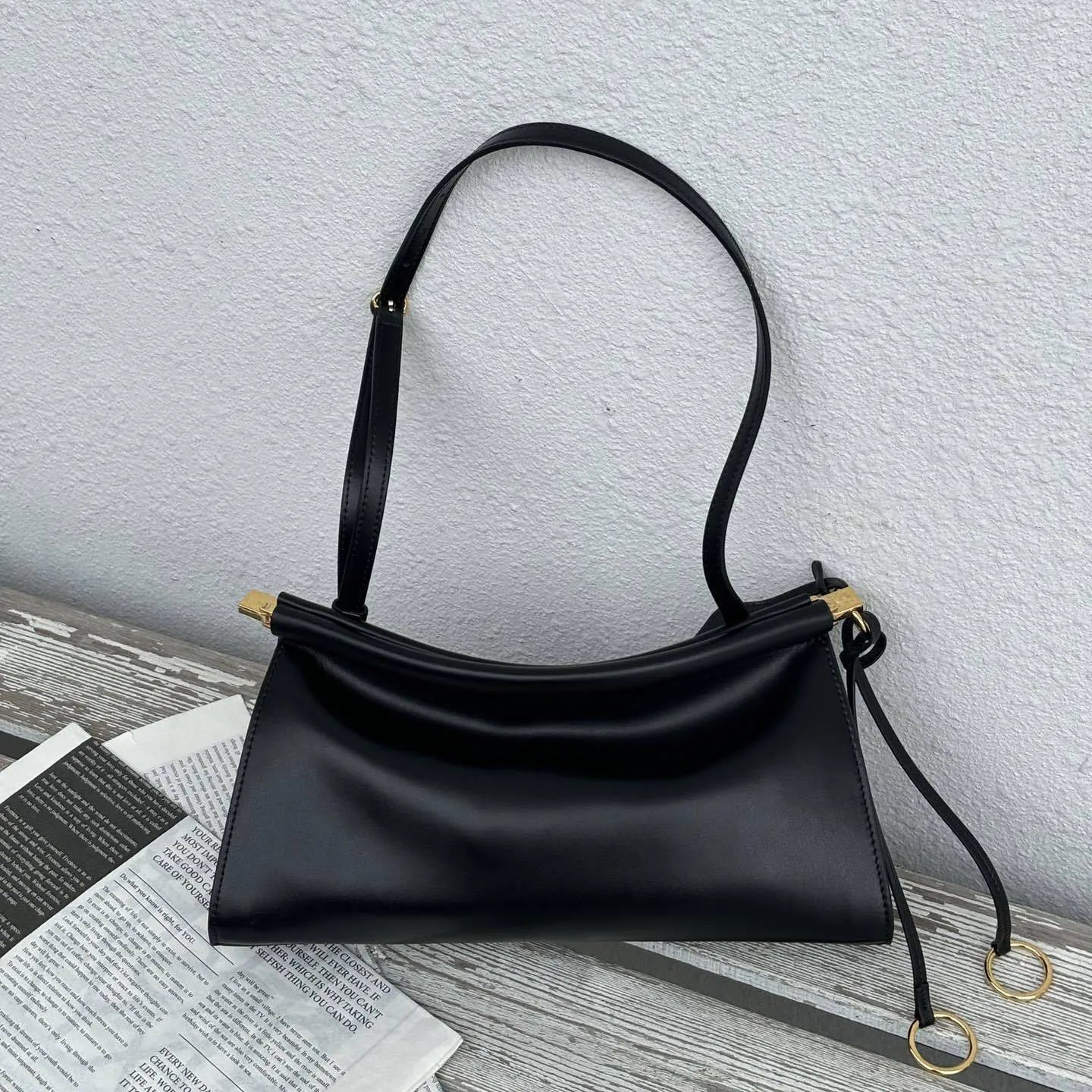 Sac à Main à Clip en Cuir Véritable – Style Vintage Personnalisé 2025