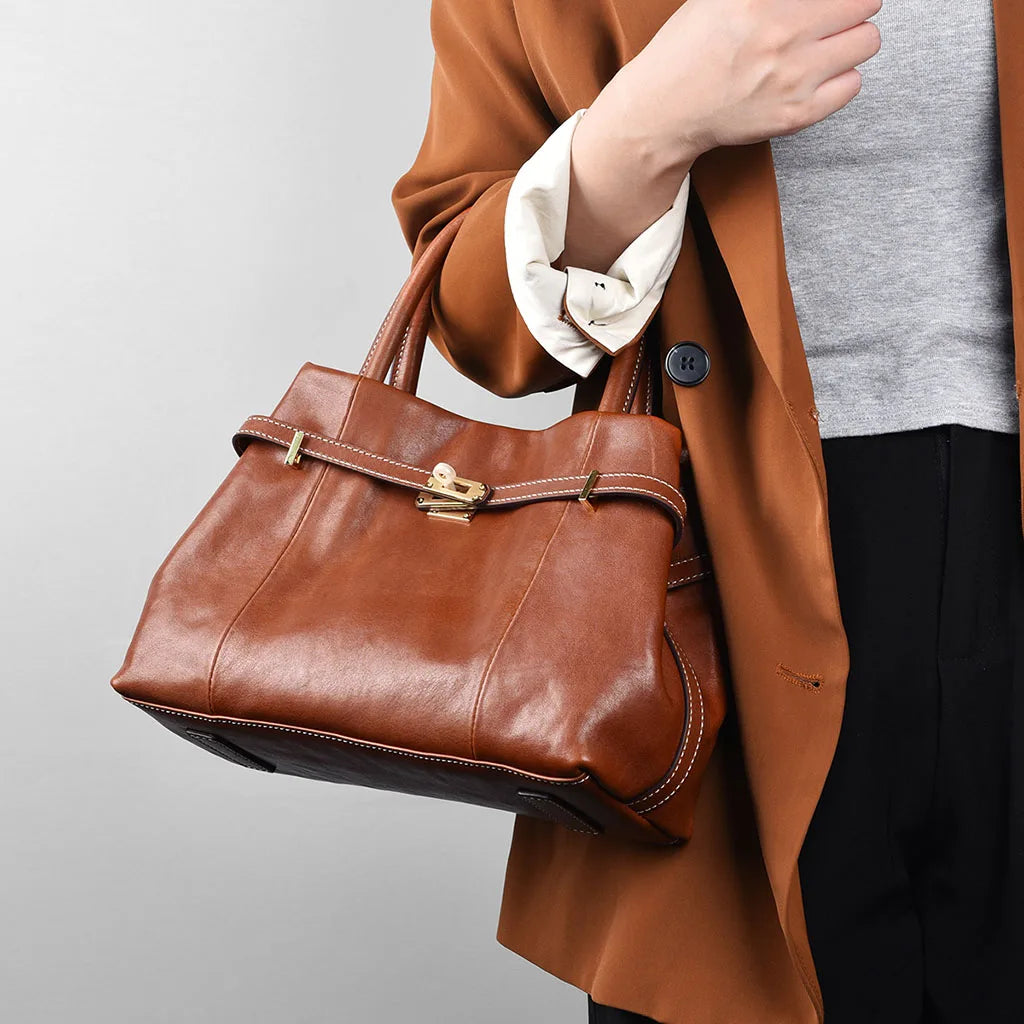 Petit sac à main en cuir beige – édition luxe