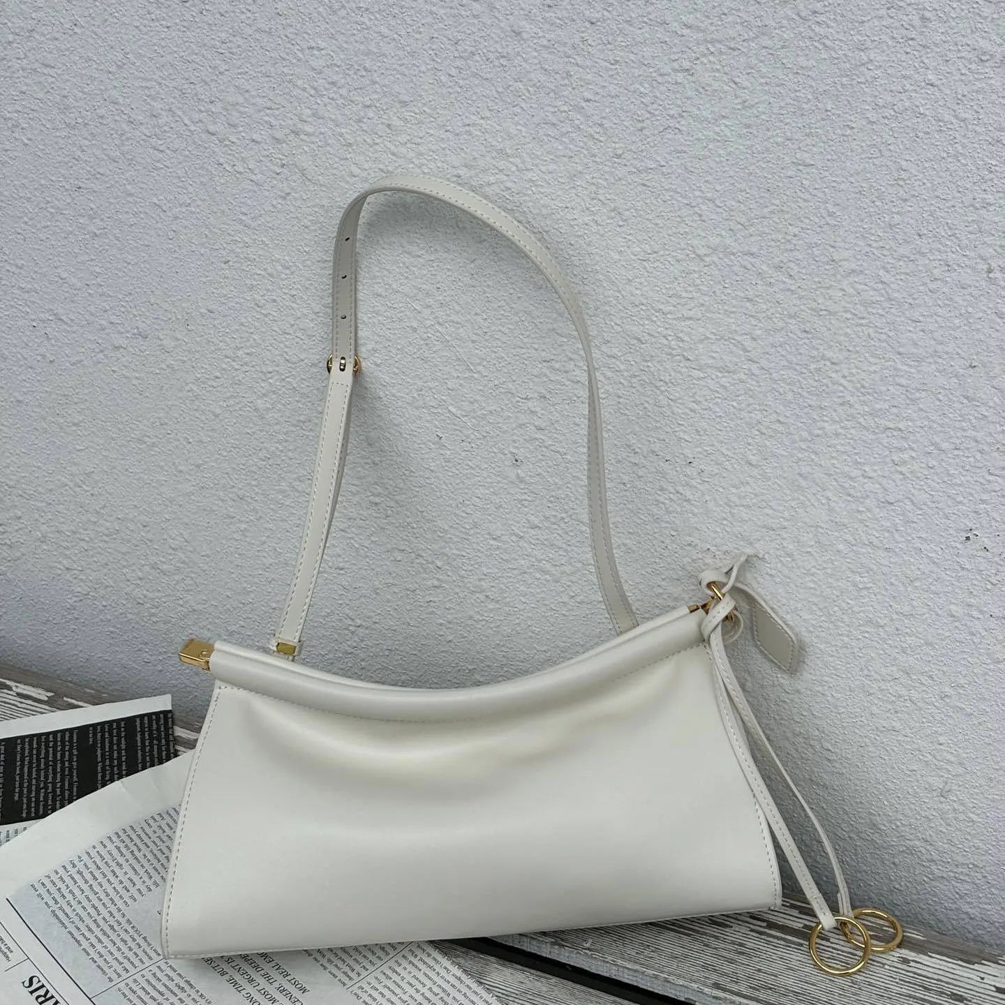 Sac à Main à Clip en Cuir Véritable – Style Vintage Personnalisé 2025