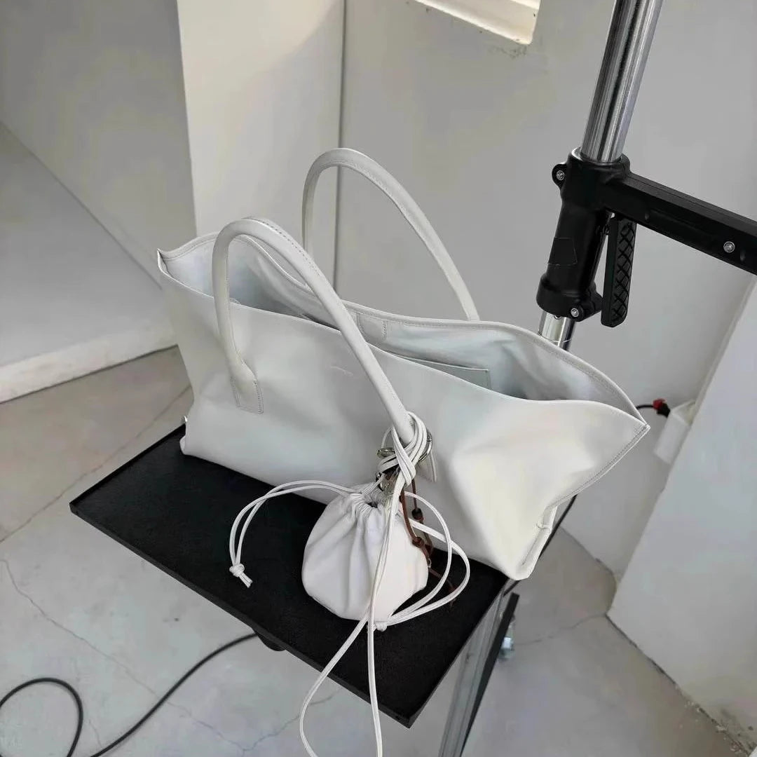 Sac tote en cuir véritable – design 2025