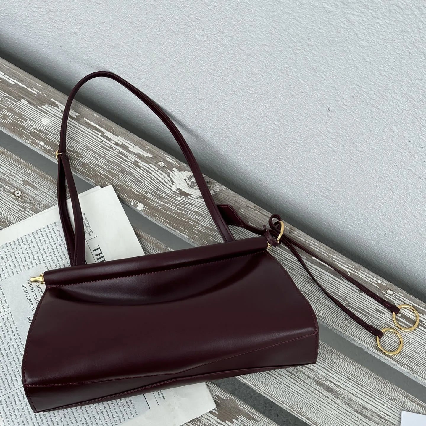 Sac à Main à Clip en Cuir Véritable – Style Vintage Personnalisé 2025