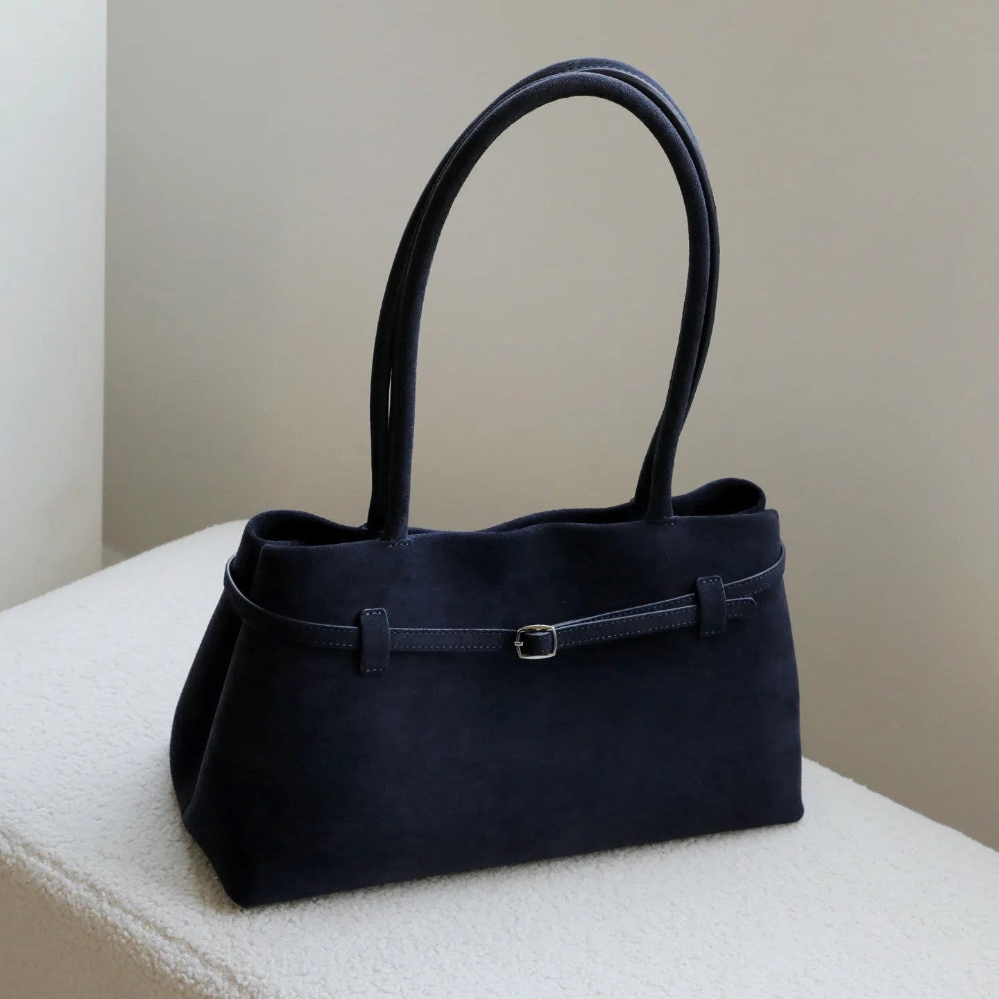 Sac à Bandoulière Vintage pour Femmes – Cuir de Vache Givré & Boucle Chic