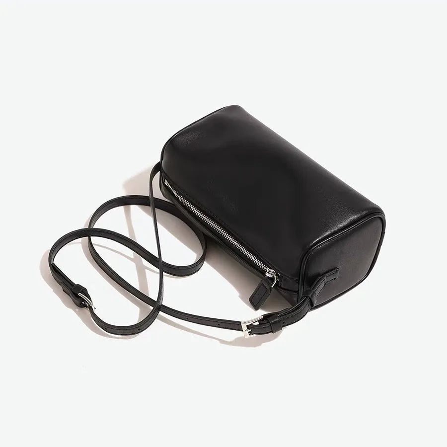 Petit sac en cuir souple – design rétro 2025