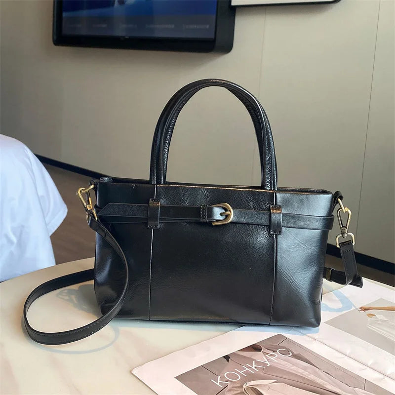 Sac fourre-tout en cuir de vache ciré – Élégance et authenticité 2025