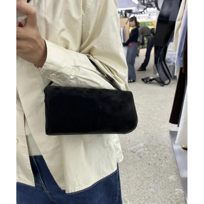 Petit sac en cuir souple – design rétro 2025