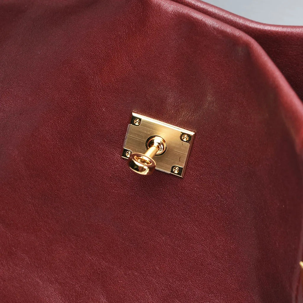 Petit sac à main en cuir beige – édition luxe