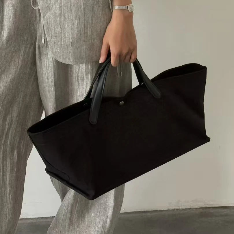 Sac fourre-tout en cuir et toile – chic contemporain