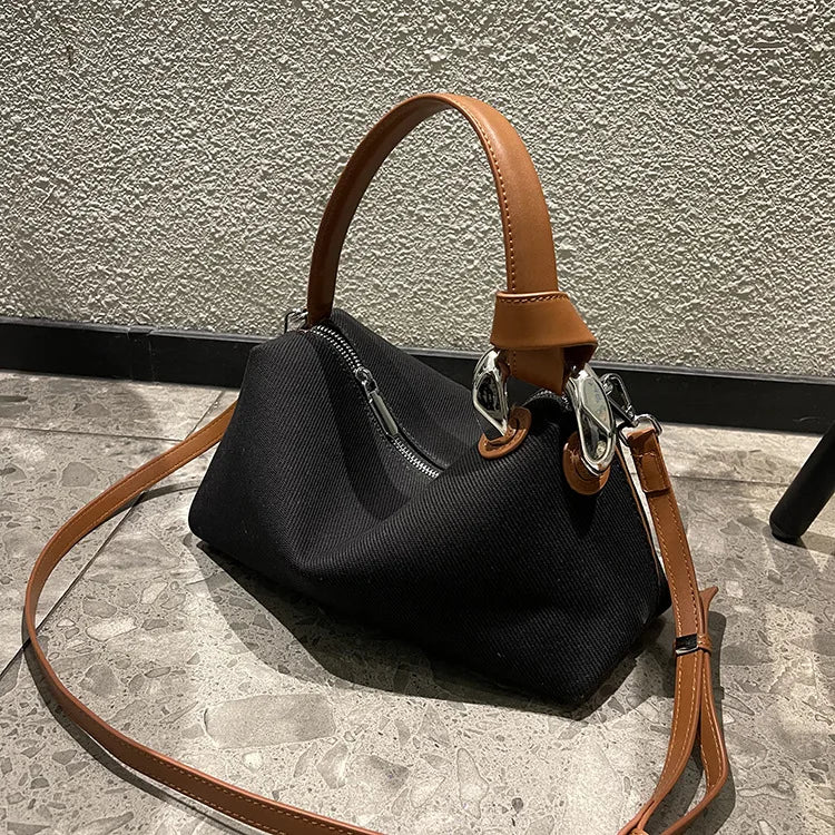 Sac à Main Mode 2025 – Couleurs Contrastées & Look Urbain Décontracté