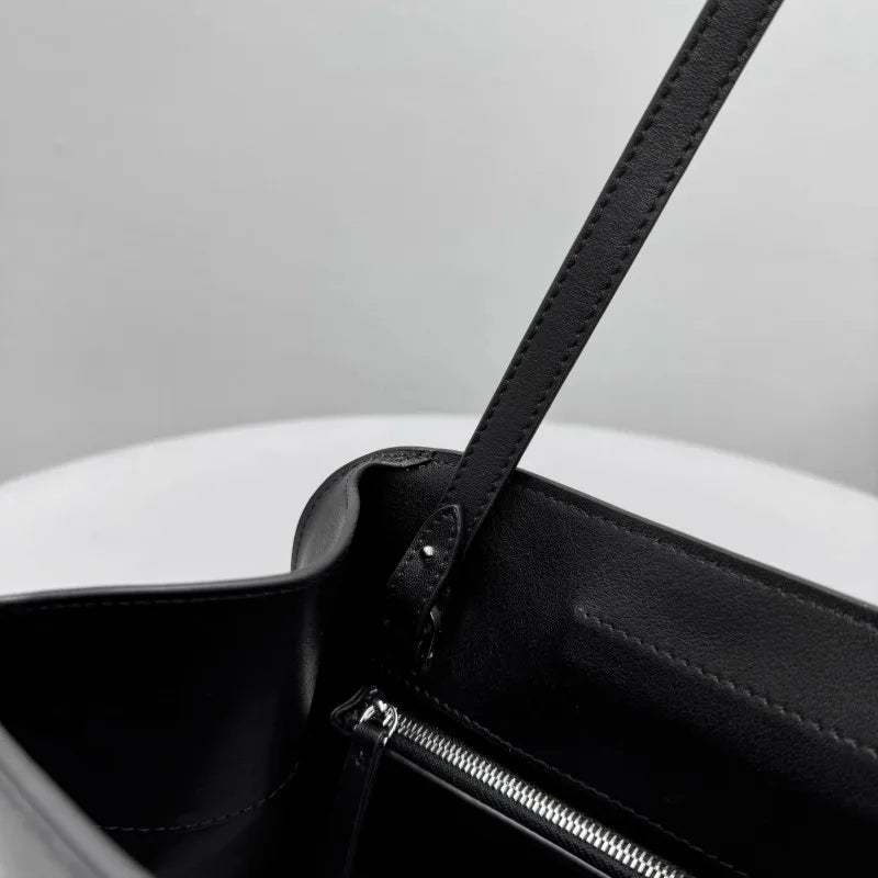 Sac à bandoulière en cuir souple – Élégance minimaliste