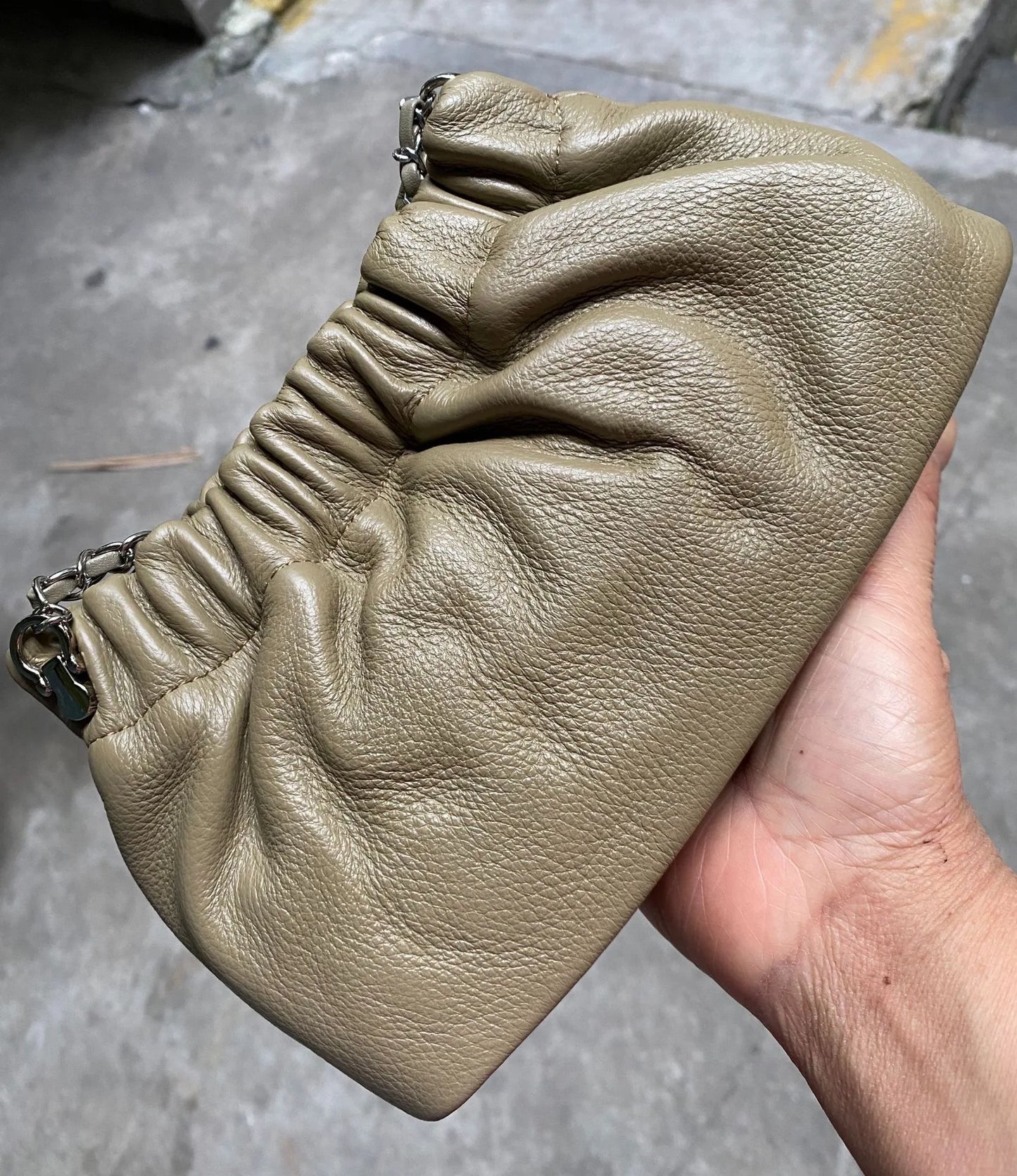 Sac nuage cuir haut de gamme – allure féminine