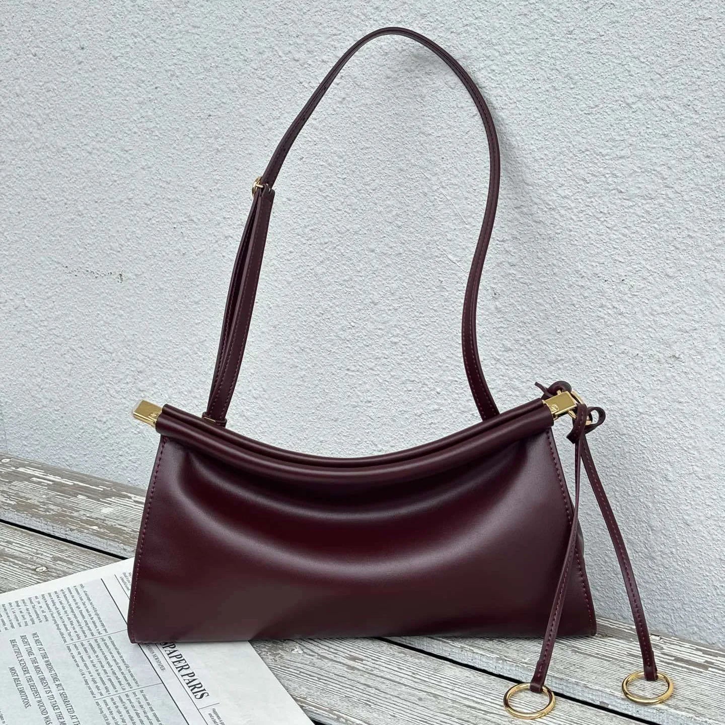 Sac à Main à Clip en Cuir Véritable – Style Vintage Personnalisé 2025