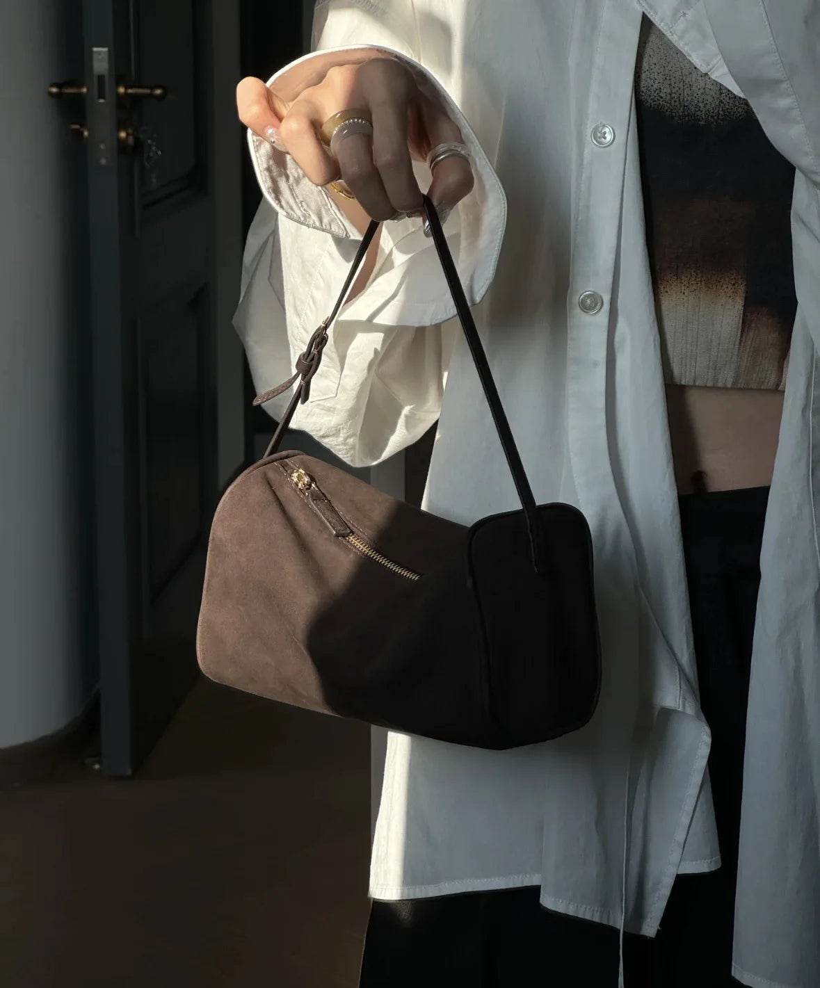 Petit sac en cuir souple – design rétro 2025