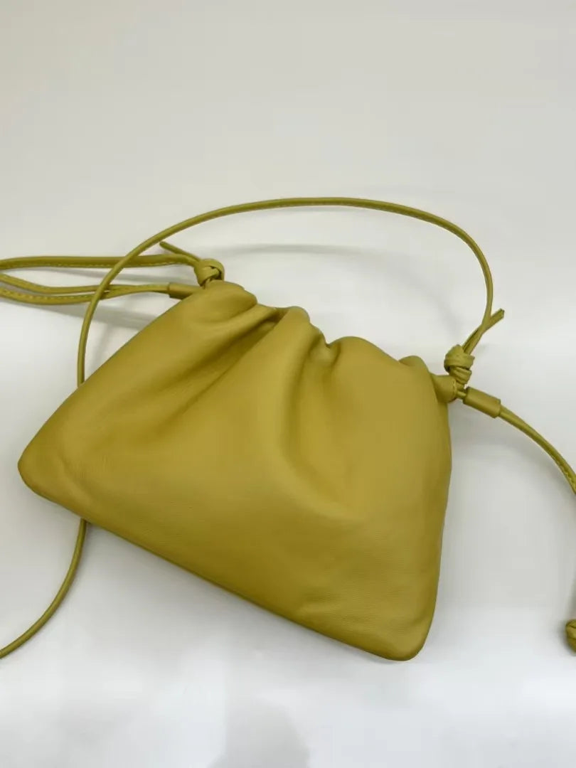 Sac à bandoulière en cuir souple – style nuage