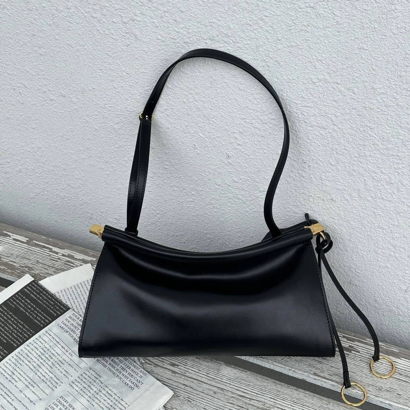 Sac à Main à Clip en Cuir Véritable – Style Vintage Personnalisé 2025